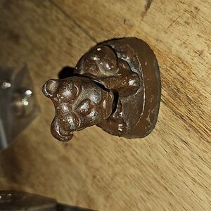 Bulldog pencil holder with sharpener